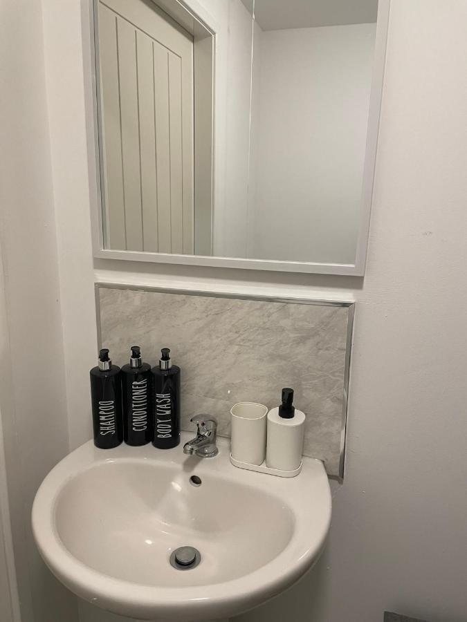 Lovely 1 Bedroom Studio Apartment - מרת'יר טידפיל מראה חיצוני תמונה